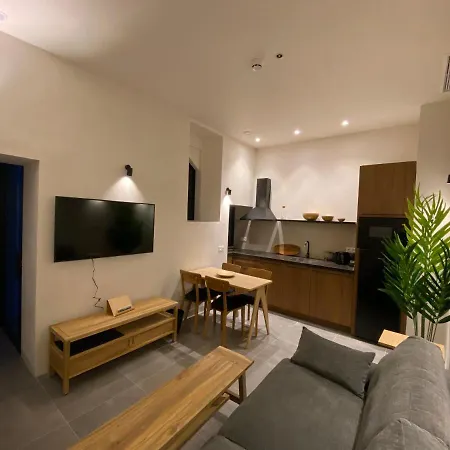 Oma Apartment *
